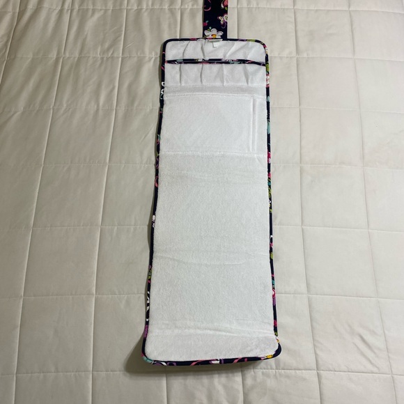 NWTs Vera Bradley Clutch Baby Changing Pad Floral Navy Great Baby Shower Gift!!! - Picture 4 of 4